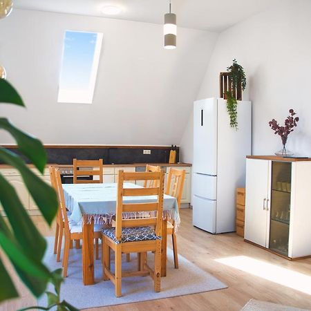 Luxus Apartment! Kueche, Balkon, Netflix, Parkplatz - 8 Personen Ilmmunster Exterior foto